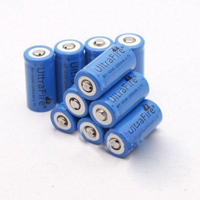UltraFire 16340 CR123 3.7V batteria